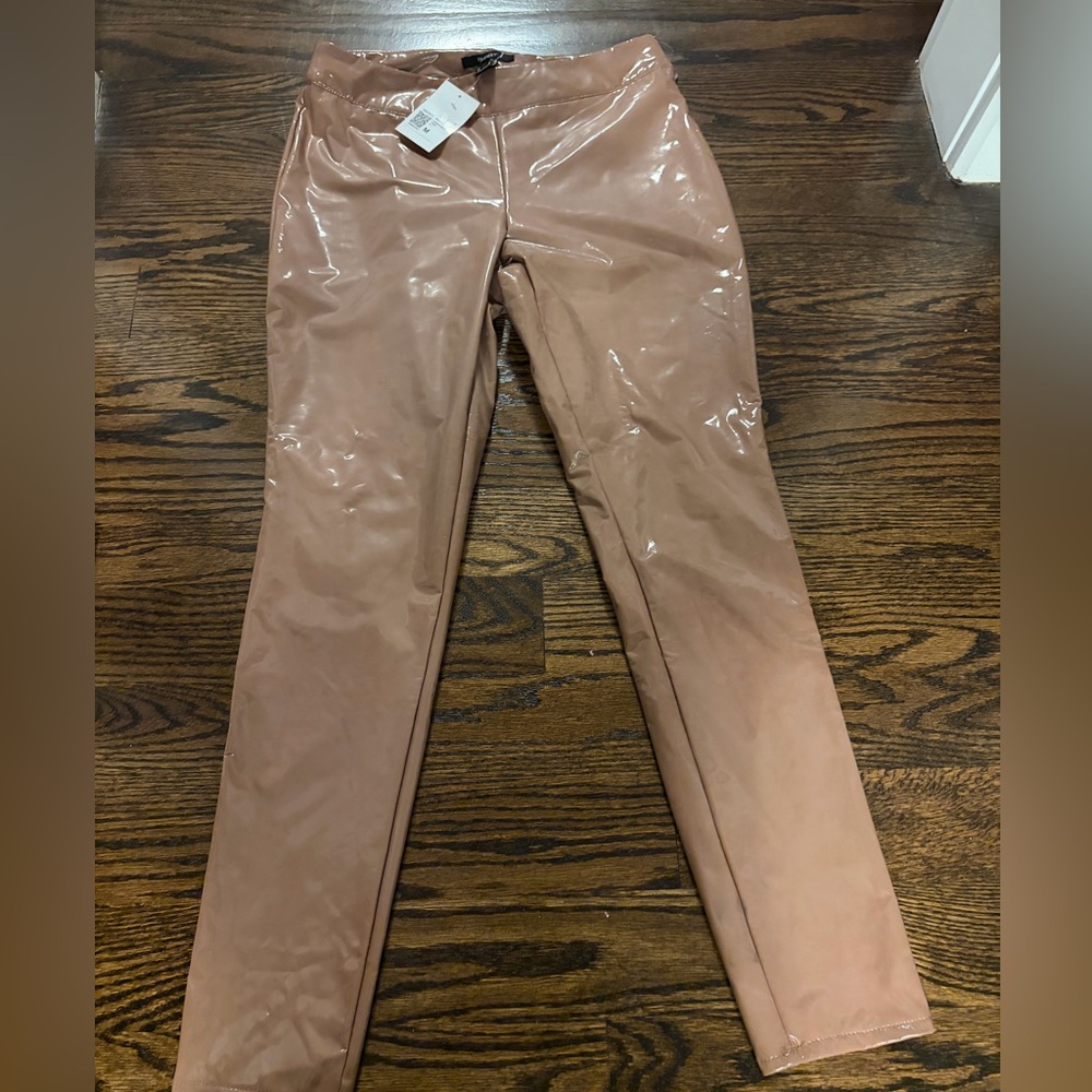 NWT Forever 21 liquid leggings in beige size medium